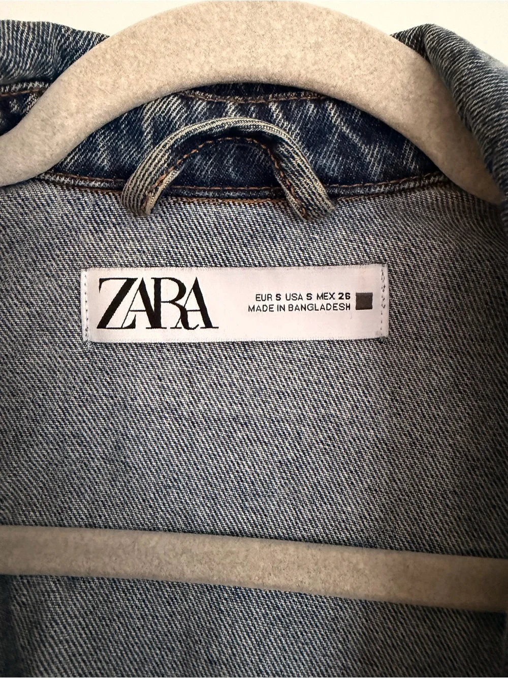 ZARA Washed Light Blue Denim Trucker Jacket - Picture 5 of 5